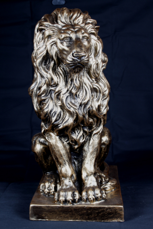 Löwe auf Sockel, Bronze-Optik